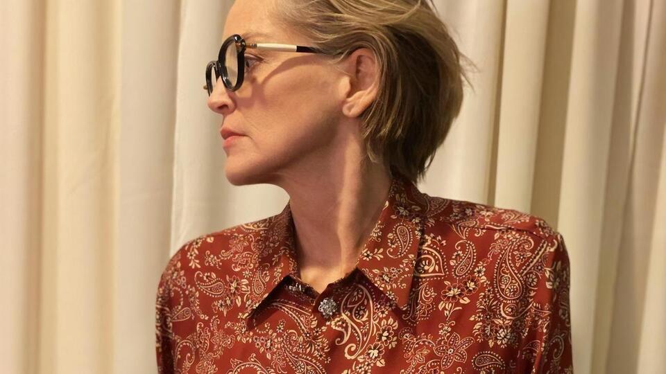 Стоун заявила, що записалася на вакцинацію на сайті профільної організації