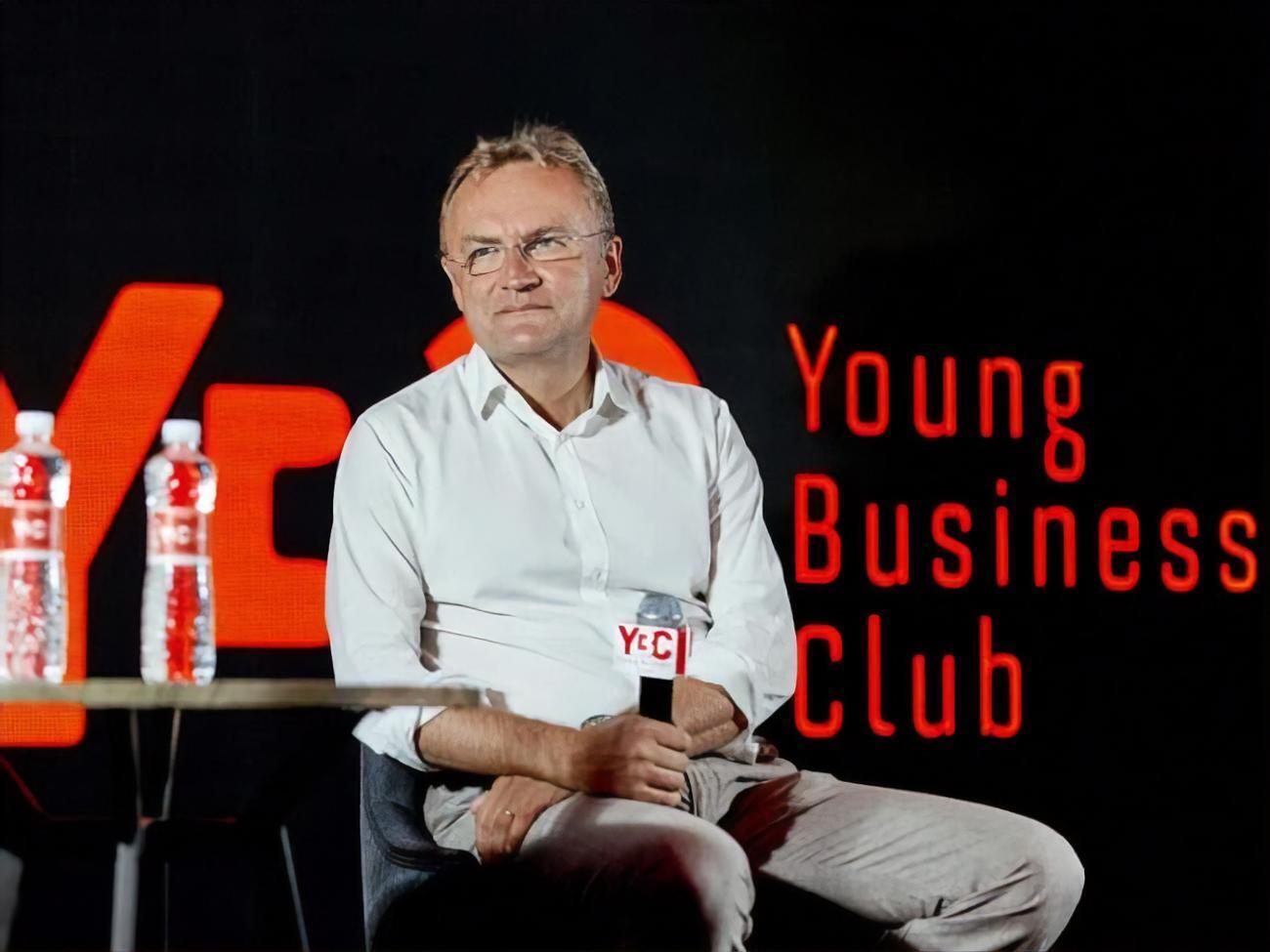 Садовый заявил, что сейчас готовится отдельная программа поддержки бизнеса в условиях усиленного карантина