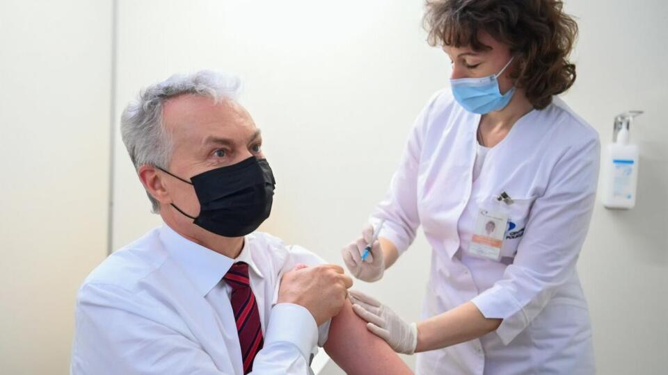 Науседа підкреслив, що всі чотири схвалені і зареєстровані в ЄС вакцини є надійними та ефективними