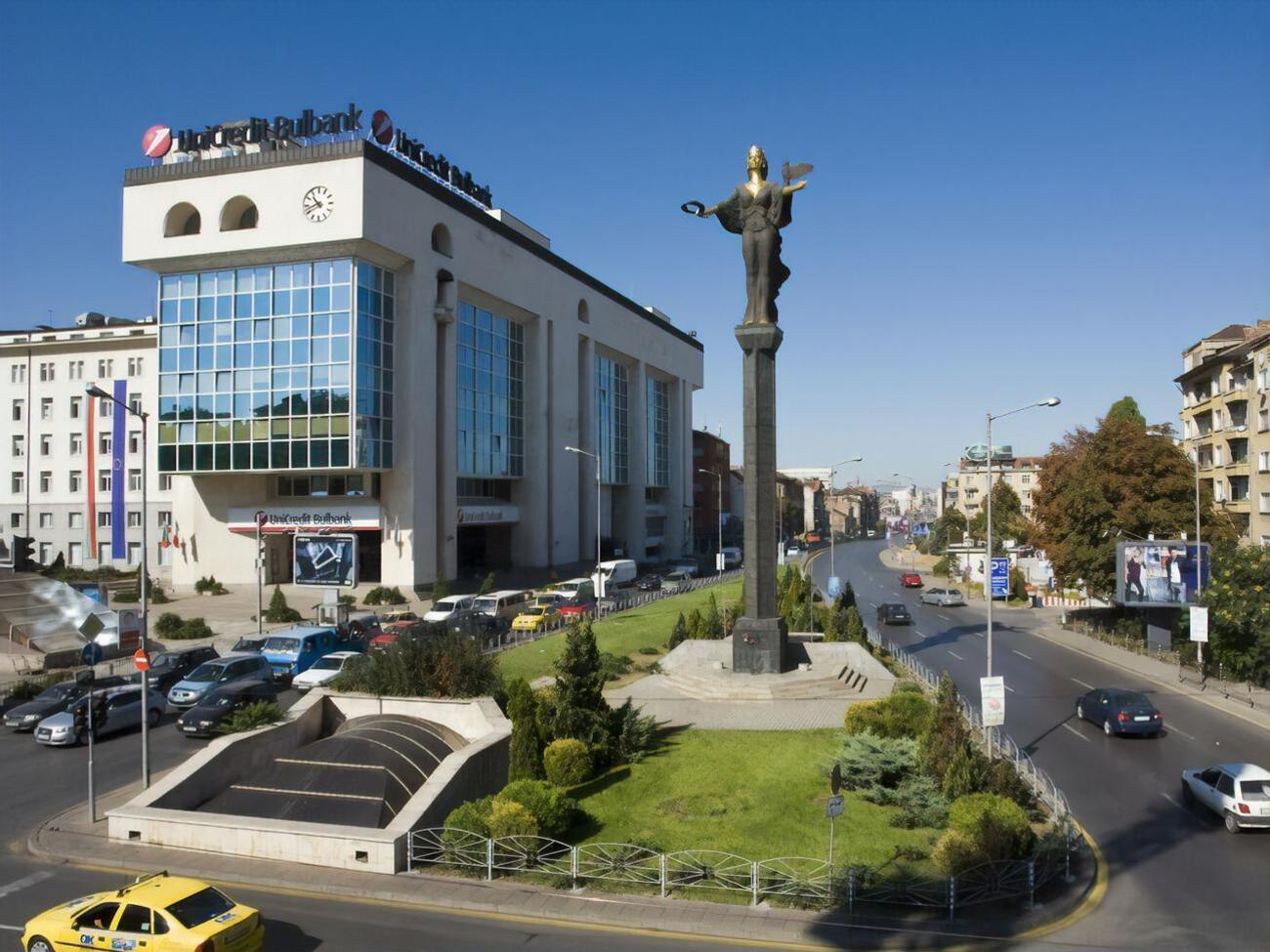 Влада Болгарії вислала із Софії двох дипломатів, раніше їх закликали припинити шпигунство