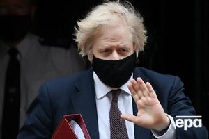 Джонсон заявив, що Британія має продовжити програму вакцинації проти COVID-19