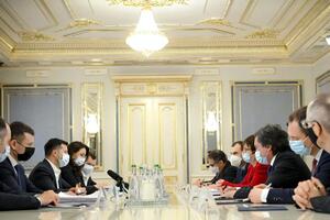 Зеленський: Україну та ЄБРР пов'язують добрі відносини і багато важливих проєктів, в які Україна вкладає душу, а ЄБРР – віру та гроші