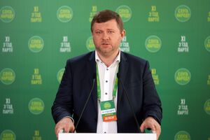 "Слуга народа" против "вандализма, насилия и порчи символов государства", сказал Корниенко