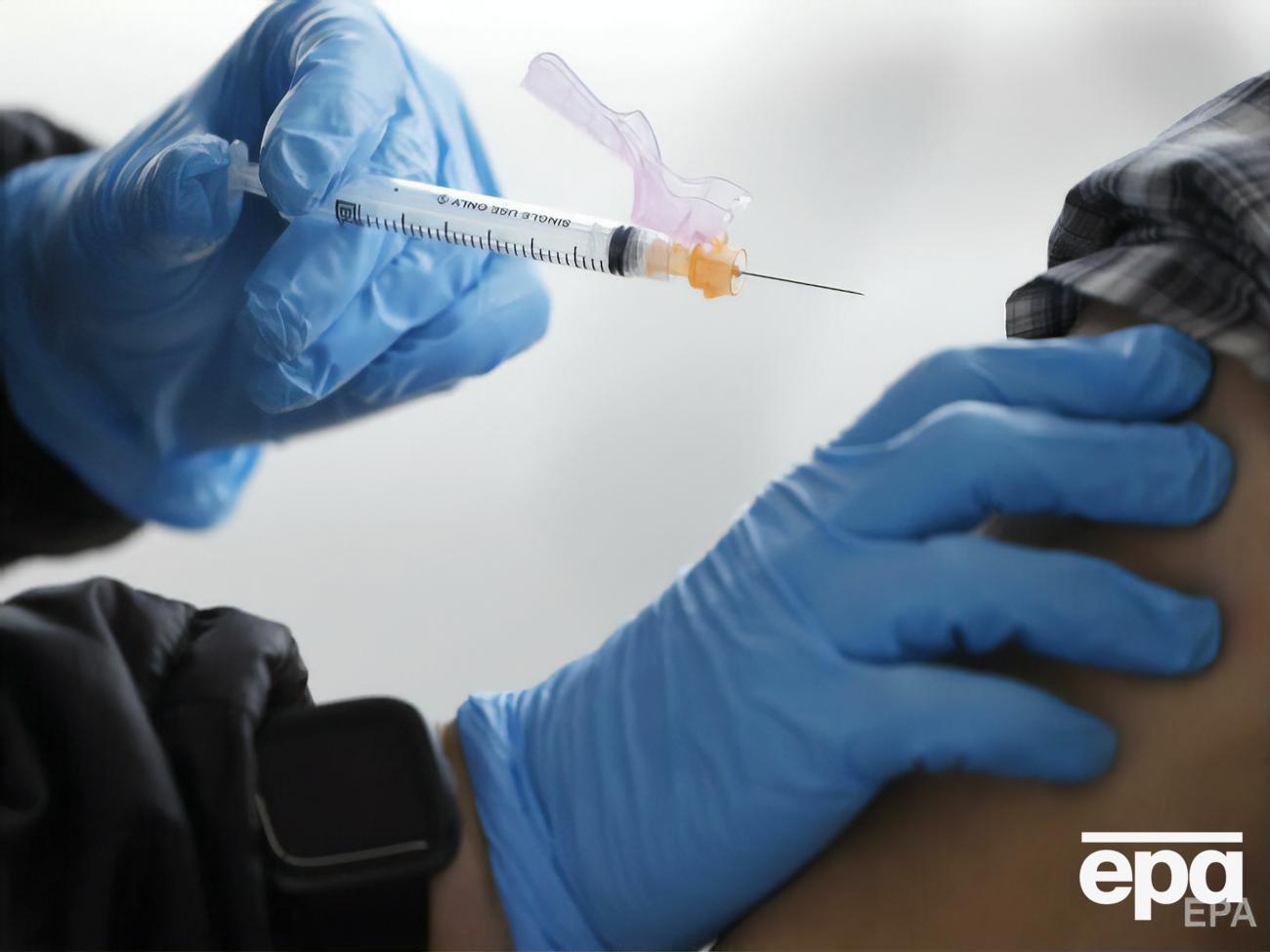 В мире ввели уже 458 млн доз вакцин от коронавируса