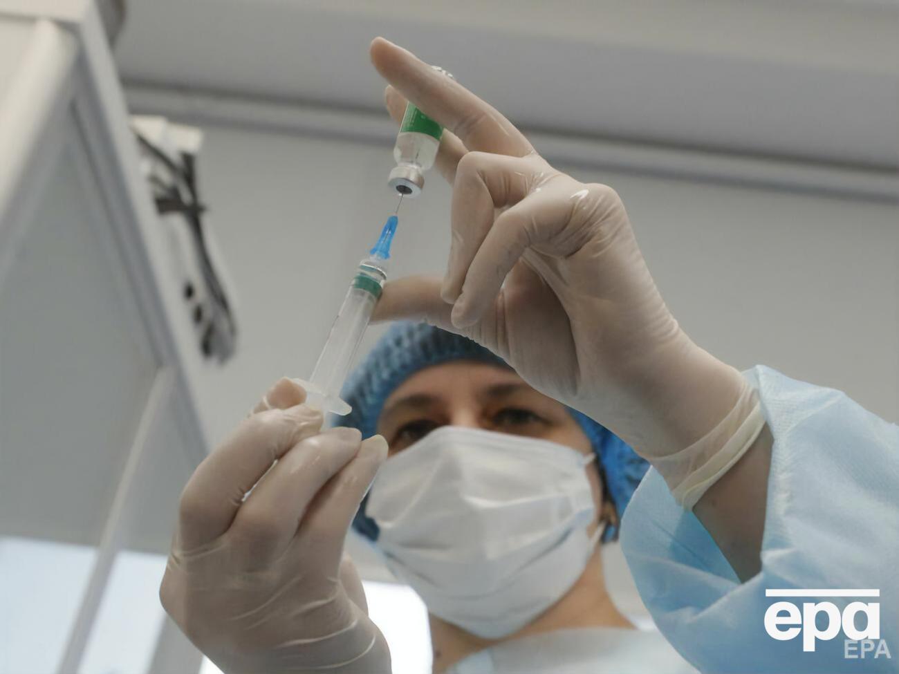 Українців щеплюють вакциною Covishield