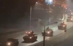 Техника двигалась под государственными флагами Беларуси