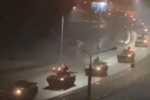 Техніка рухалася під державними прапорами Білорусі
