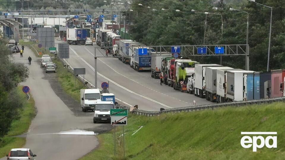 Пограничники не будут впускать иностранцев в Украину, если у них не будет отрицательного ПЦР-теста или полиса страхования