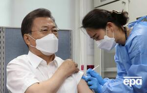 Щеплення Мун Чже Іну зробили, оскільки він планує взяти участь у саміті "Великої сімки" у Великобританії