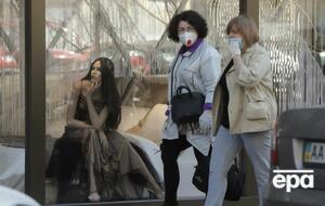 Число областей в "красной" зоне растет