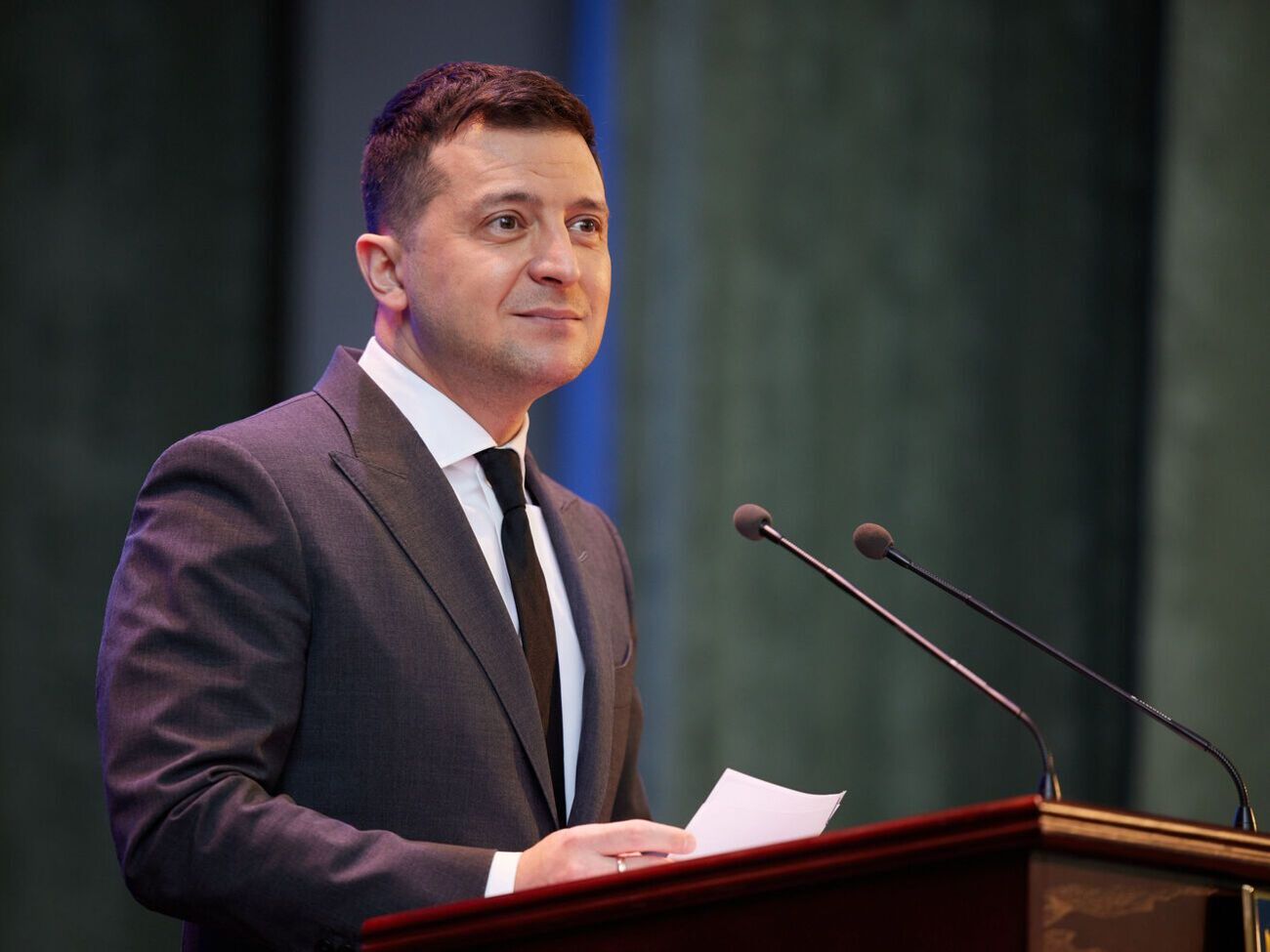 Зеленский 23 марта подписал указ о временном безвизе&nbsp;для туристов из Китая