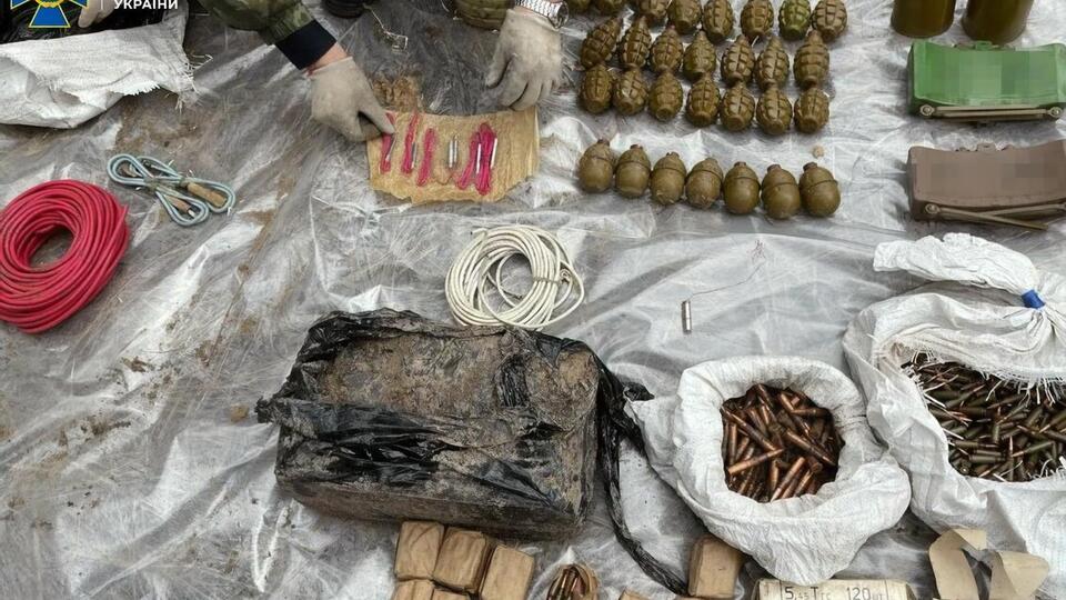Арсенал боеприпасов боевик спрятал под Харьковом
