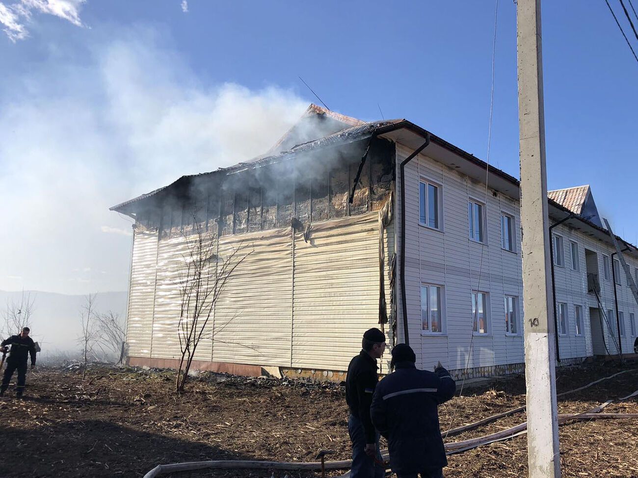 Орієнтовна площа загоряння становить 1200 м², повідомили у ДСНС