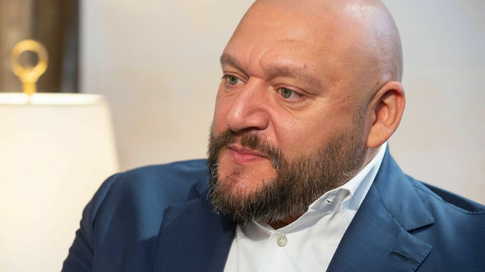 Михаил Добкин: Можно пытаться во всем копировать образ, стиль общения и методы руководства бывшего руководителя. Нельзя имитировать его работу