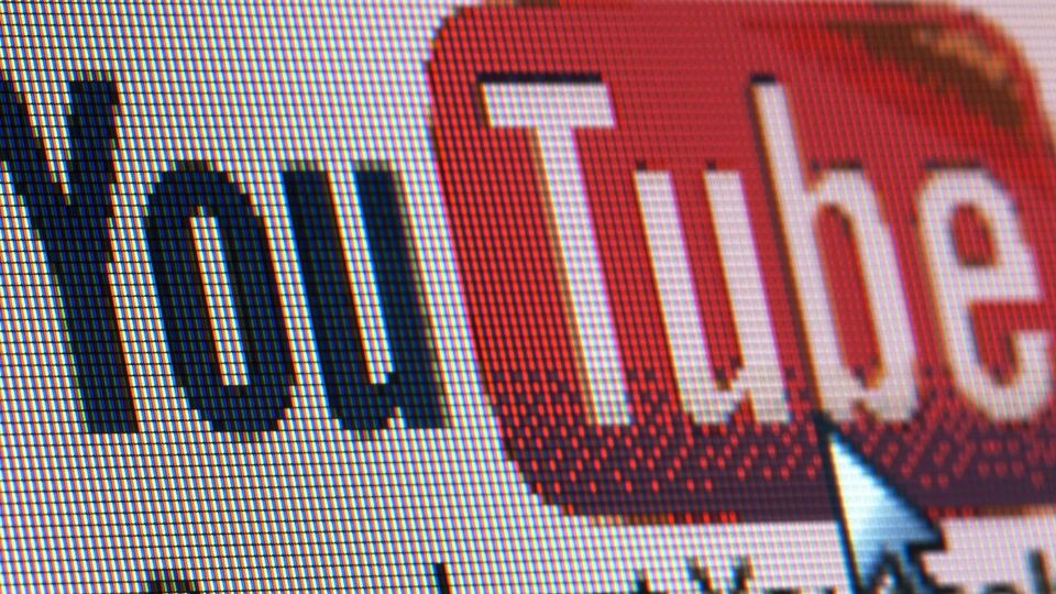 У середньому кожен українець проводить у YouTube понад 55 хвилин на добу щодня, повідомили в Google