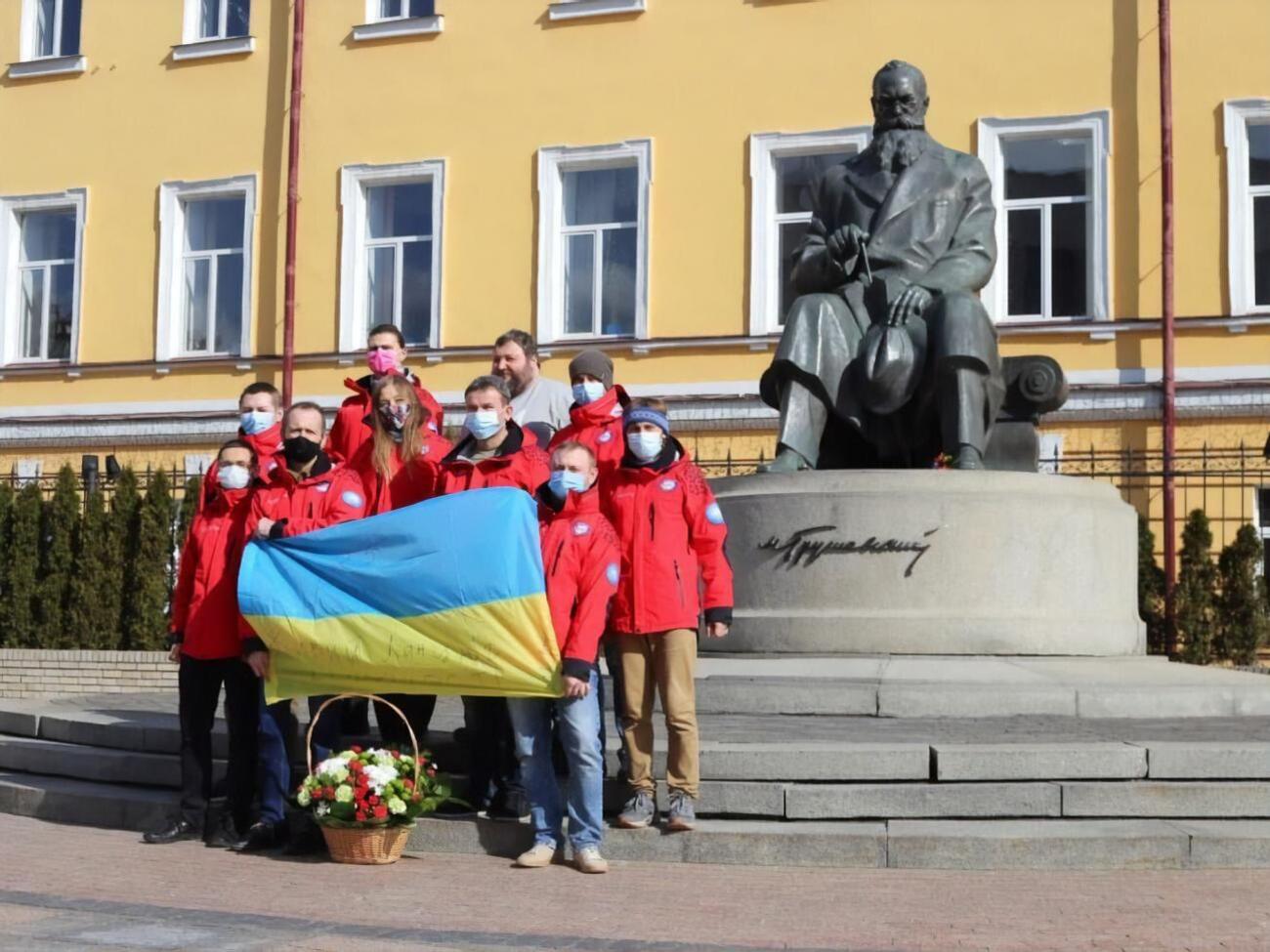 На "Академик Вернадский" отправилась 26-я украинская экспедиция
