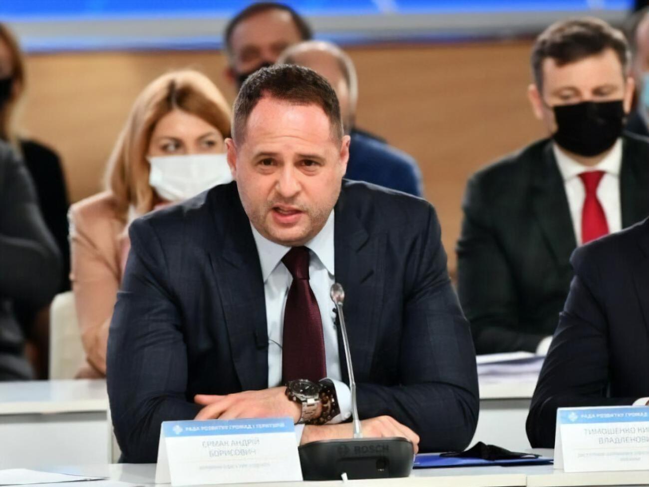 Єрмак: Нас постійно змушують точково відповідати на провокації на Донбасі