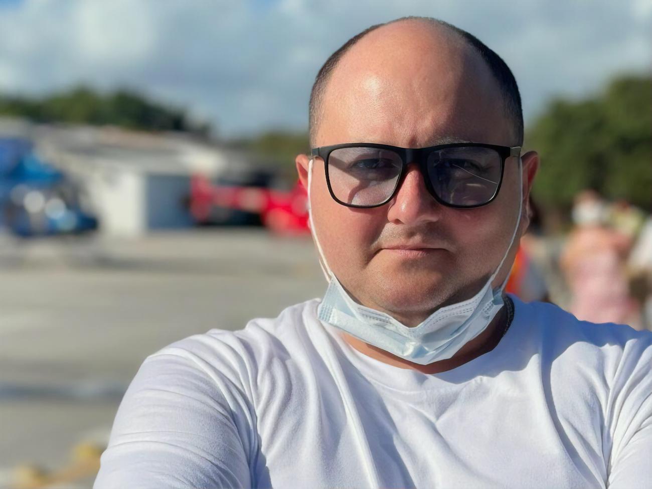 Ткач с 2019 года выступает в составе студии "Квартал 95"