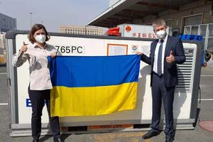 25 березня в Україні відправили першу партію вакцини проти COVID-19 Sinovac Biotech, повідомили в посольстві України в КНР