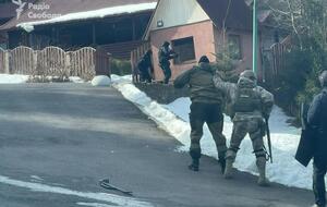 У резиденції Медведчука на Закарпатті провели обшуки. Фоторепортаж