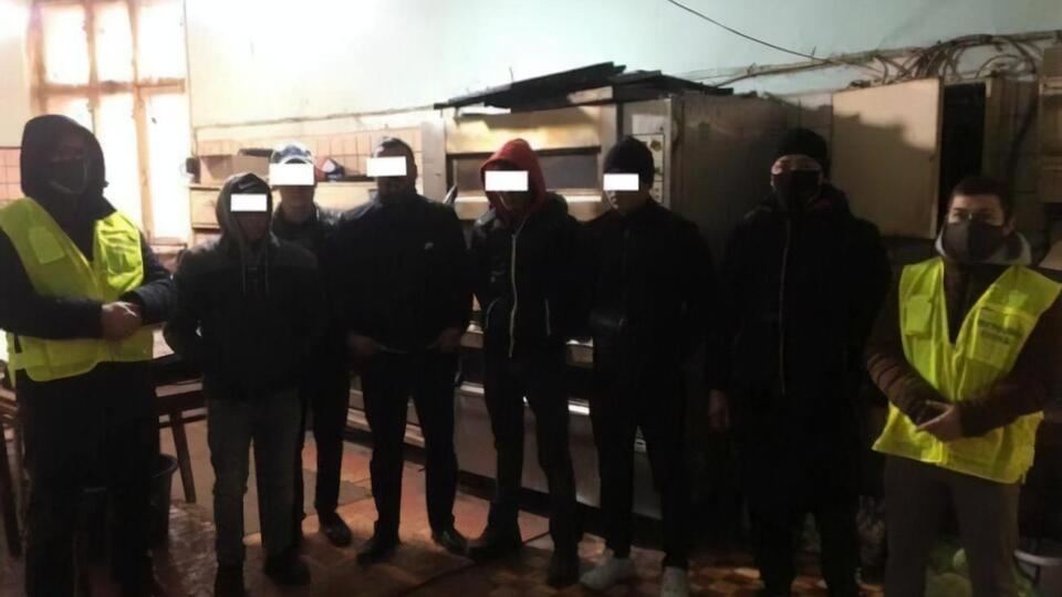 Троих нелегалов привлекли к административной ответственности