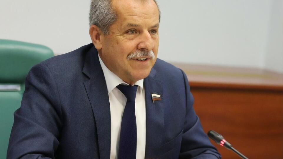 Куликов був заступником командувача Чорноморського флоту Росії у 2013–2017 роках