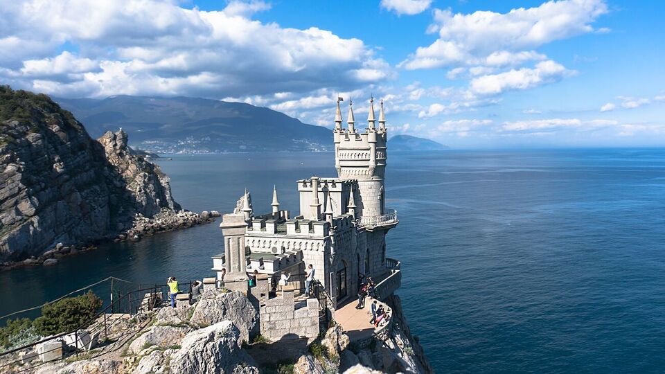 Соціологи зауважують, що з 2014 року поступово зростає кількість українців, які підтримують повернення Криму до складу України