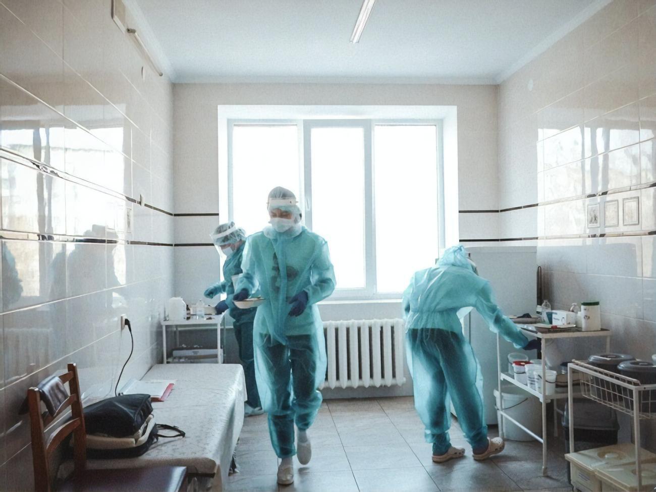 В "красной" зоне находятся 10 областей Украины