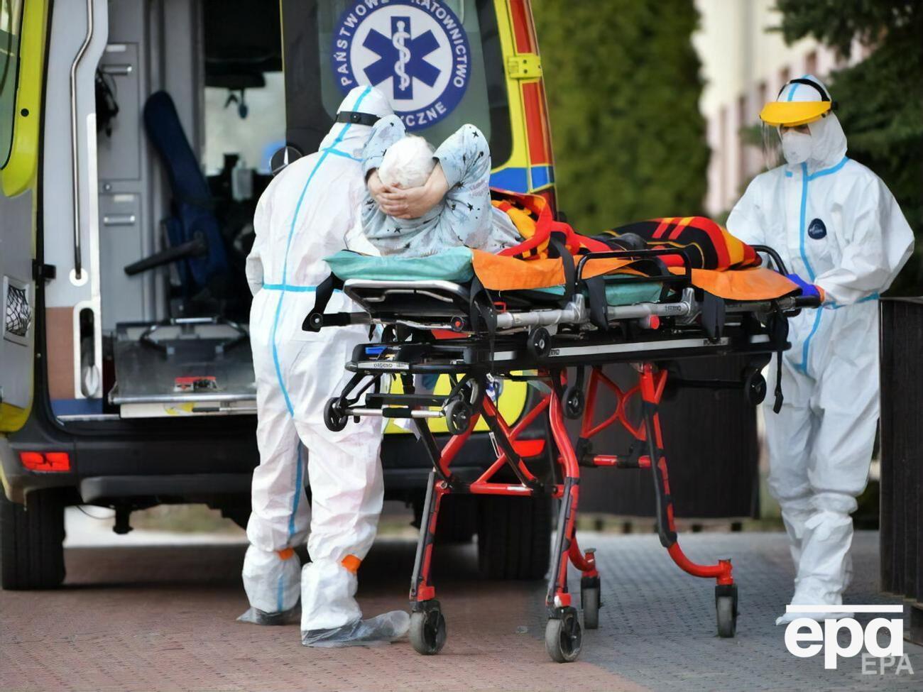 Від початку пандемії в Польщі підтвердили майже 2,2 млн випадків COVID-19