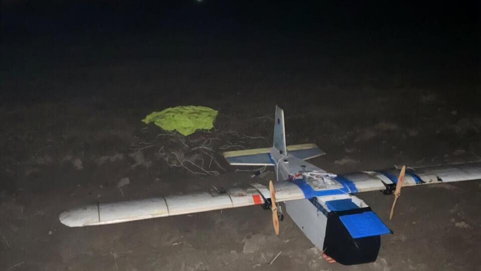 Чоловіки планували перемістити до Польщі цигарки за допомогою саморобного літального апарата