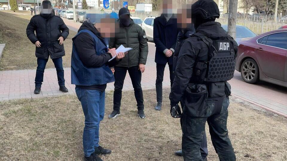 ГБР проверяет причастность других лиц к совершению этого преступления, в том числе среди руководящего звена ГУ ГНС в Киевской области