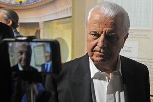 Украина будет выполнять договоренности, пока действуют минская площадка и нормандский формат, сказал Кравчук
