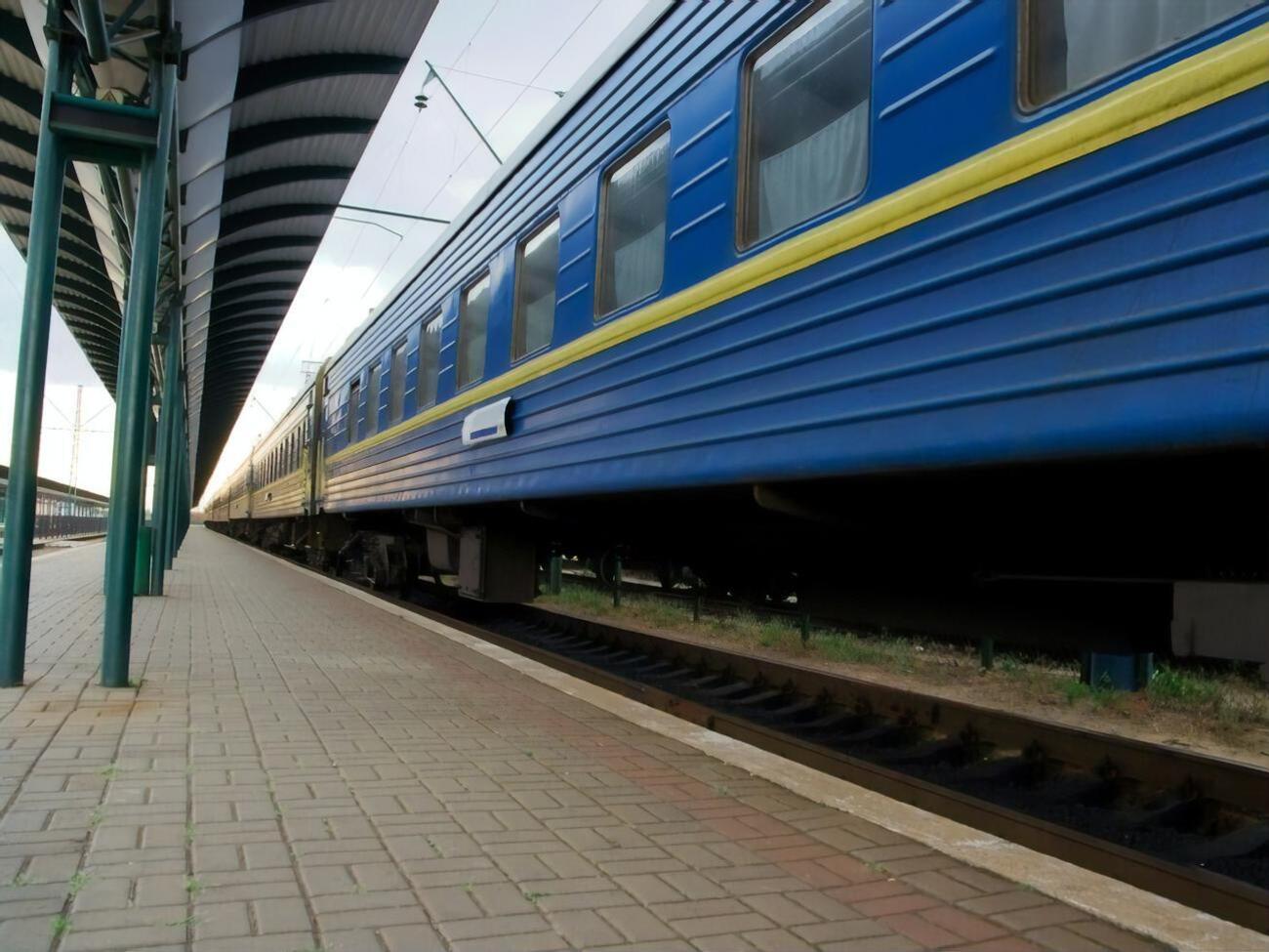 "Укрзалізниця" призначила вісім спецрейсів із двох областей "червоної" зони