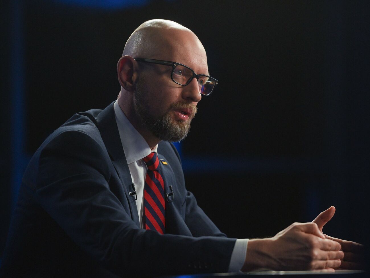 Яценюк считает КСУ "антиконституционным судом"