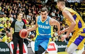 Сын у Звонова (на фото в центре) родился в ноябре 2020 года