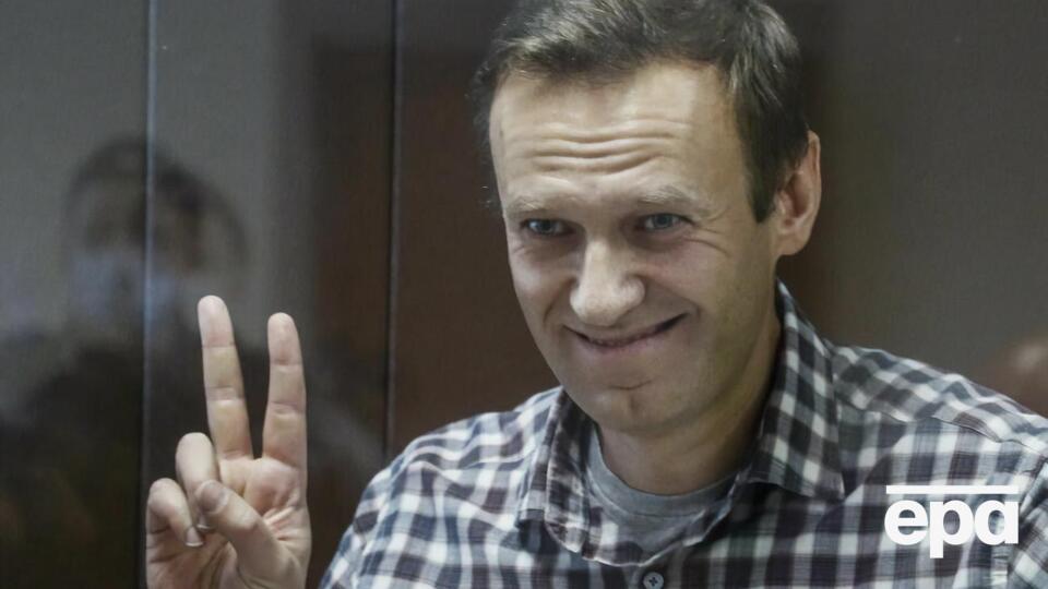 Навальный сообщал, что у него сильно болит спина, отдельные участки правой ноги потеряли чувствительность