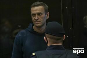 Навальный жалуется на боли в спине, из-за которых у него отказывает нога