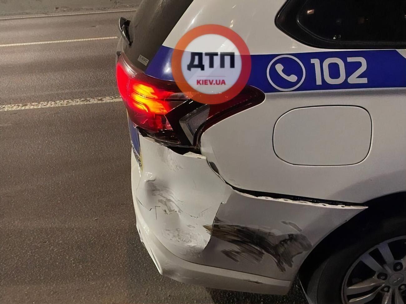 Аварія трапилася в Києві на вулиці Олени Теліги