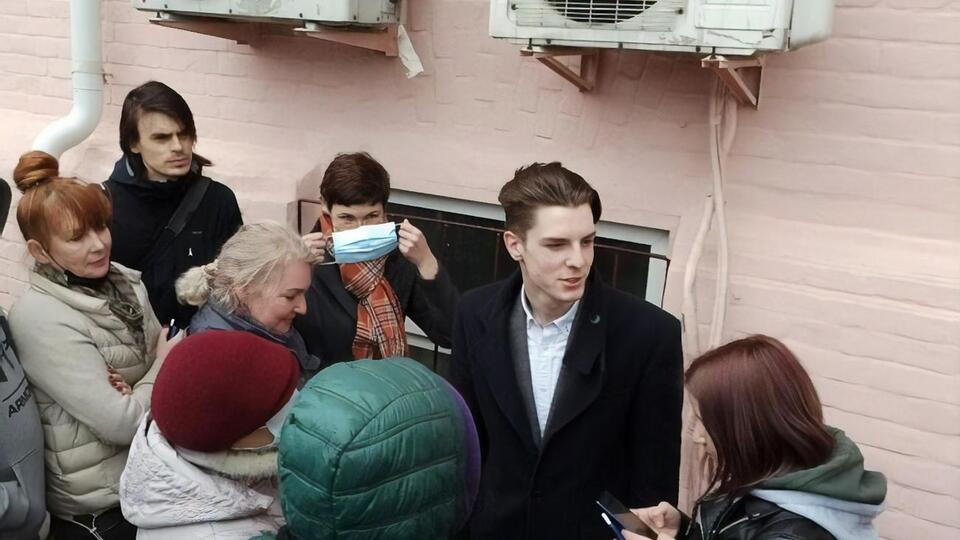 Ратушний (у центрі) має намір оскаржити рішення суду