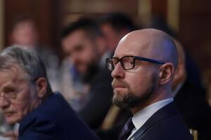 Яценюк: Чому путінський посередник ріс у дивідендах і впливі? Тому що Путін давав йому таку можливість