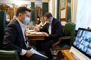Зеленський заявив, що в Україні для створення колективного імунітету проти коронавірусу потрібно вакцинувати 70% дорослого населення
