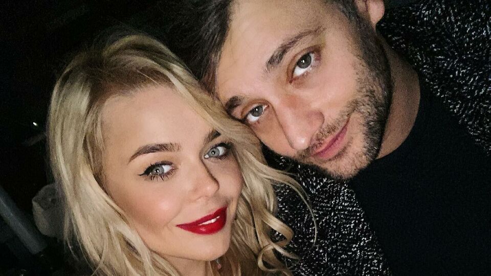 Полянський і Grosu познайомилися під час зйомок її кліпу