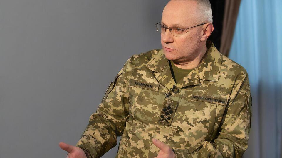 Хомчак зазначив, що під час наступу на Донбас є ризики загибелі великої кількості людей серед місцевого цивільного населення