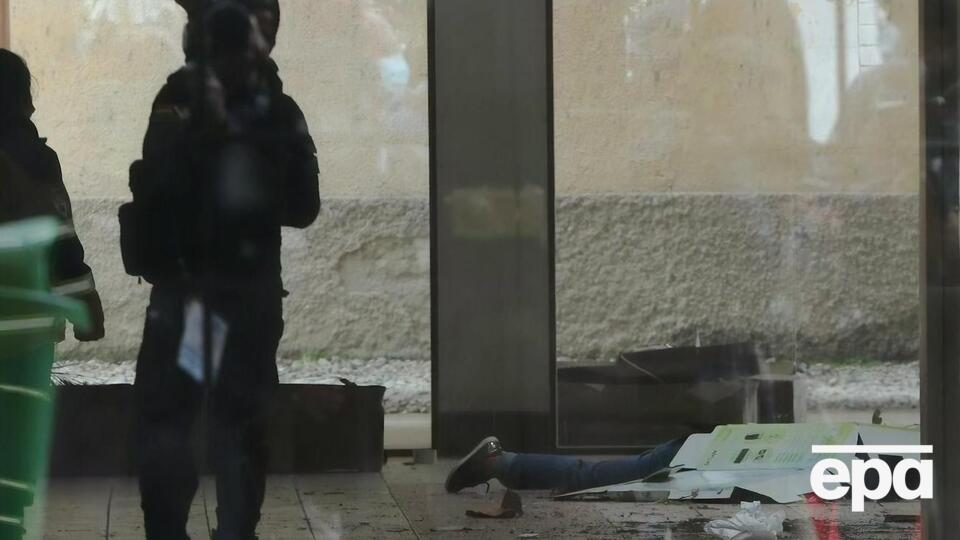 В результате инцидента погибли семь человек, еще четверо пострадали