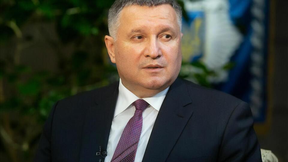 Аваков (на фото) вважає, що дії Порошенка спричинили появу "конформізму, який призвів до того, що "п'ята колона" заробляла незрозумілі гроші"