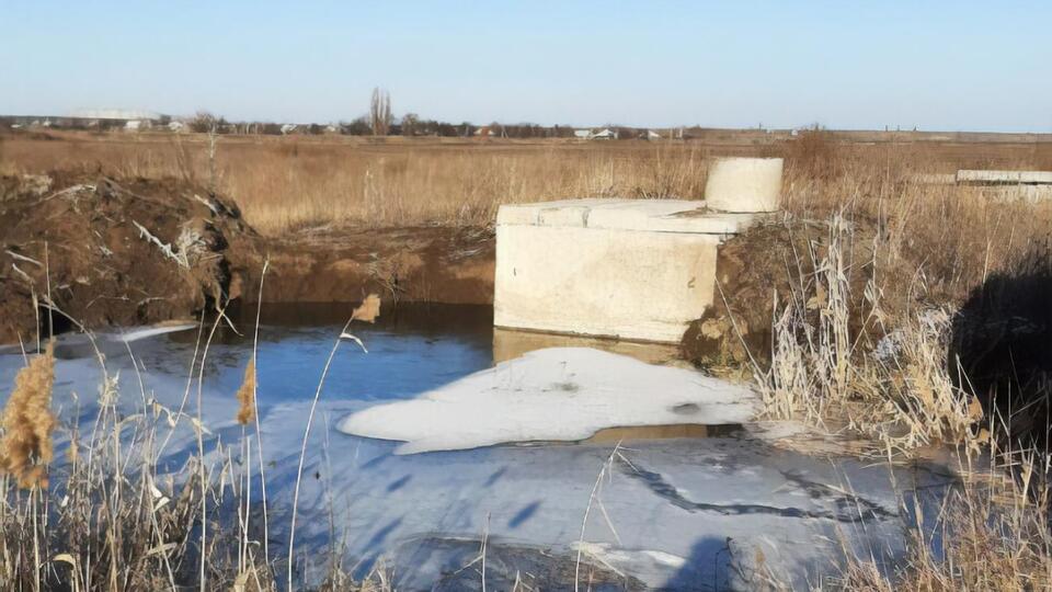 Аварию на магистральном водоводе пытаются ликвидировать с 5.00