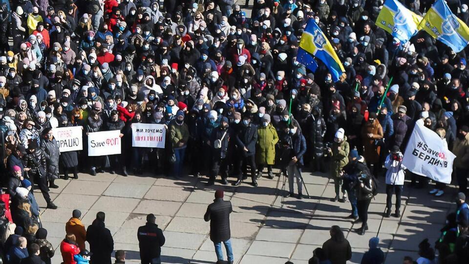 Предприниматели вышли на митинги против карантина