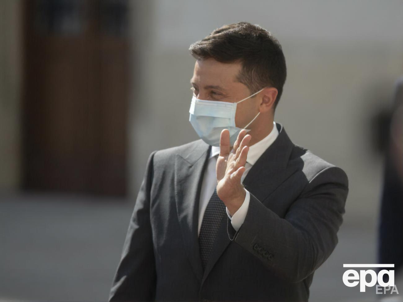 Зеленский 2 февраля ввел в действие решение СНБО о санкциях, предусматривающих блокировку телеканалов "112 Украина", ZIK и NewsOne