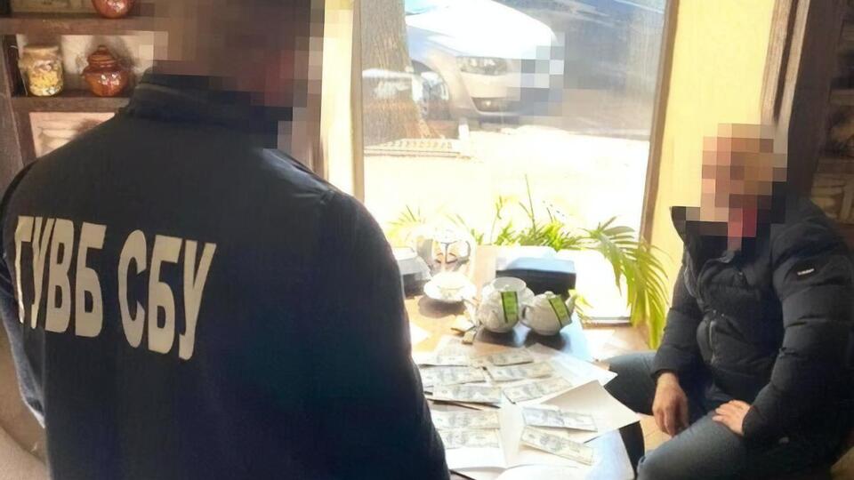 О какой сумме взятки идет речь, в СБУ не уточнили