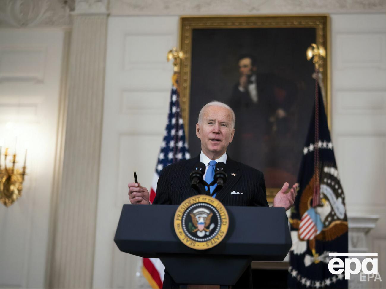 Байден продовжив санкції проти РФ ще на рік